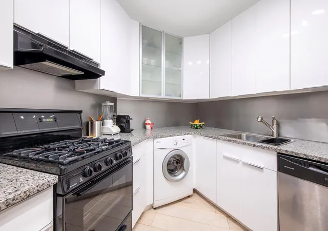 Photo 2 of House for sale at 200 E 61st Street #14B, New York, NY 10065 | MLS# RLS20066696 | Listing updated on 2026-04-29