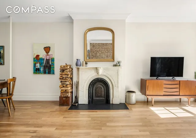 Photo 3 of Condo for sale at 67 Perry St #4, New York, NY 10014 | MLS# RLS20063402 | Listing updated on 2026-02-23