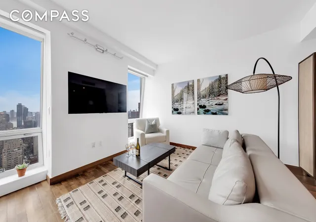 Photo 3 of Sale Pending at 400 5th Avenue #33B, New York City, NY 10018 | MLS# RLS20067090 | Listing updated on 2026-08-05