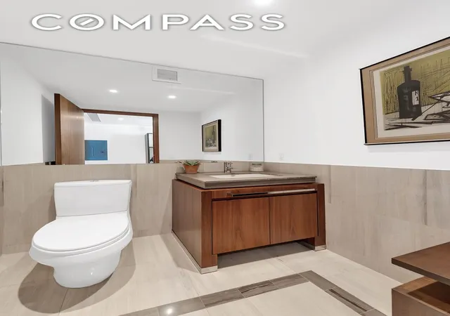 Photo 3 of Sale Pending at 400 5th Avenue #33B, New York City, NY 10018 | MLS# RLS20067090 | Listing updated on 2026-08-05