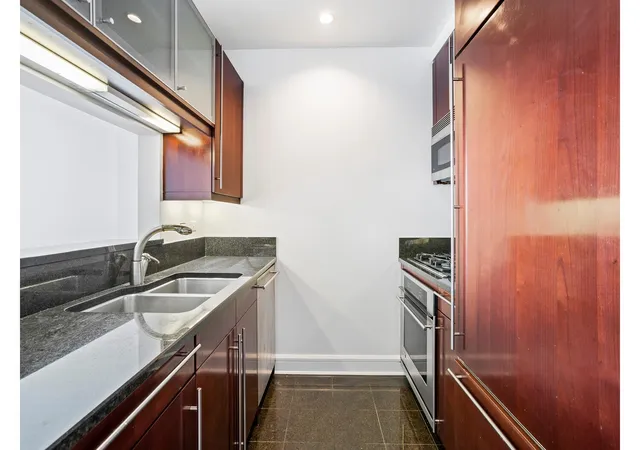 Photo 3 of House for sale at 240 Riverside Blvd #3C, New York, NY 10069 | MLS# RLS20067097 | Listing updated on 2026-07-20