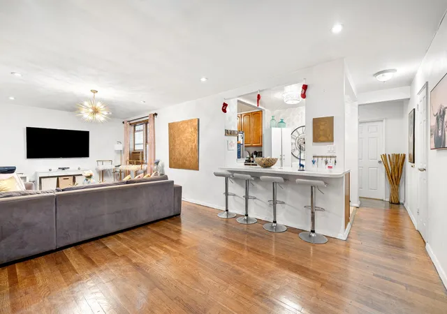 1st image of 180 Van Cortlandt Park S #4-H, Bronx, NY 10463 | MLS# RLS20067326