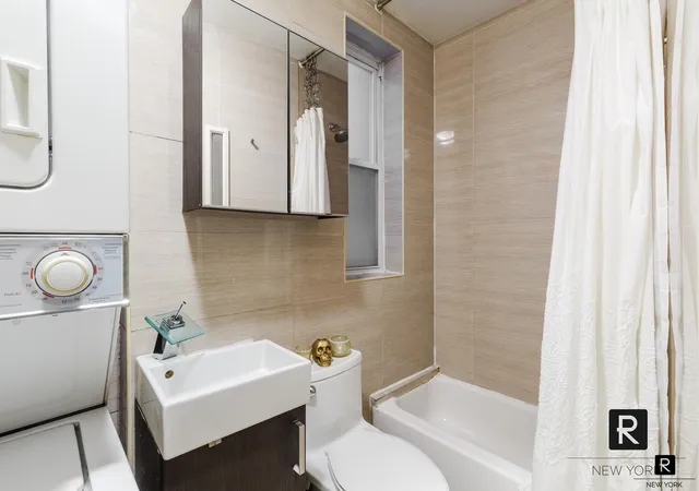 2nd image of 531 E 83Rd St, New York City, NY 10028