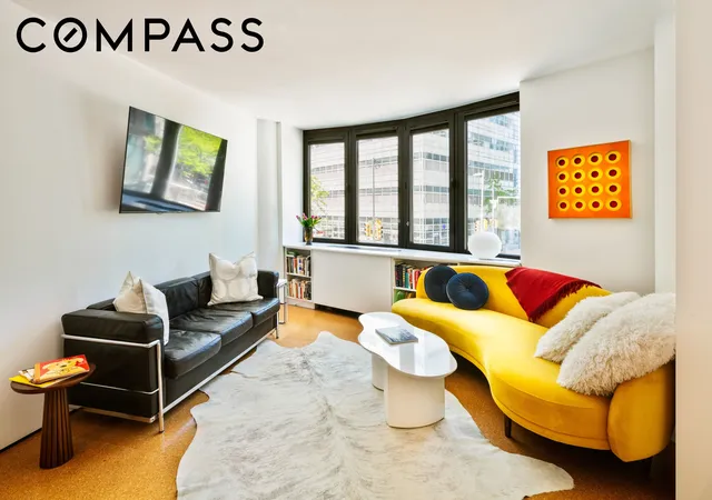 Photo 2 of Condo for sale at 275 Greenwich St #2C, New York, NY 10007 | MLS# RLS20067427 | Listing updated on 2026-06-14