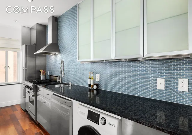 Photo 3 of Townhouse for sale at 165 W 20th Street #3L, New York, NY 10011 | MLS# RLS20067170 | Listing updated on 2026-05-03