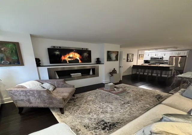 Photo 4 of House for sale at 305 E 40th Street #2M, New York, NY 10016 | MLS# RLS20067622 | Listing updated on 2026-01-31