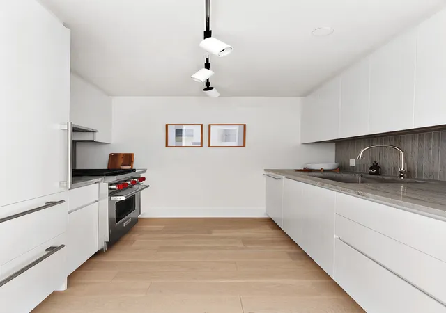 Photo 3 of House for sale at 20 River Ter #8B, New York, NY 10282 | MLS# RLS20067636 | Listing updated on 2026-05-24
