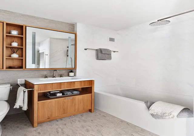 Photo 4 of House for sale at 20 River Ter #8B, New York, NY 10282 | MLS# RLS20067636 | Listing updated on 2026-05-24