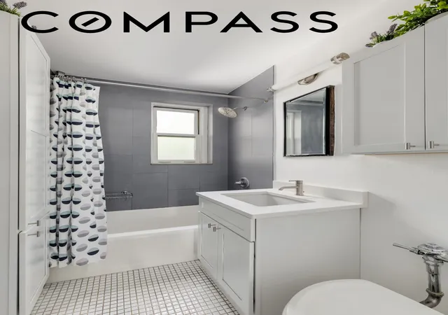 5th image of 2 Grove St #5B, New York, NY 10014 | MLS# RLS20065081