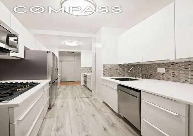 Photo 3 of Sale Pending at 58 W 58th Street #10D, New York, NY 10019 | MLS# RLS20066083 | Listing updated on 2026-05-11