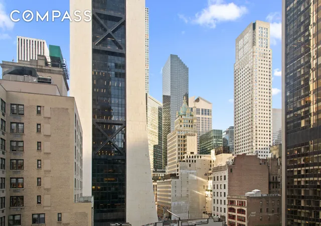 Photo 4 of Sale Pending at 58 W 58th Street #10D, New York, NY 10019 | MLS# RLS20066083 | Listing updated on 2026-05-11