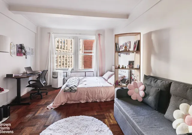 2nd image of 433 W 34th St #5M, New York, NY 10001 | MLS# RLS20067808