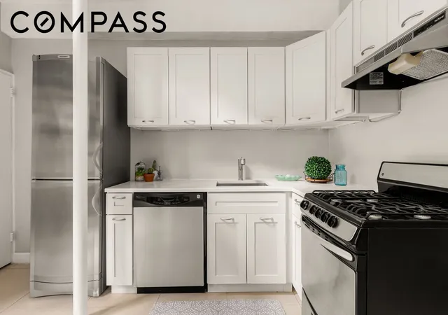 Listing Photo 3 - Condo for sale in building located at 342 E 53Rd St, New York City, NY 10022 - Unit #1G