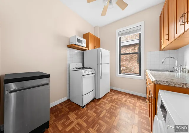 Listing Photo 3 - Condo for sale in building located at 8402 Beverly Rd, New York City, NY 11415 - Unit #2D