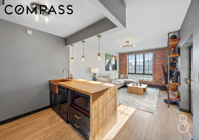 3rd image of 25-25 Newtown Ave, New York, NY 11102