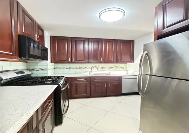5th image of 85-15 Main St #2R, Jamaica, NY 11435 | MLS# RLS20068271