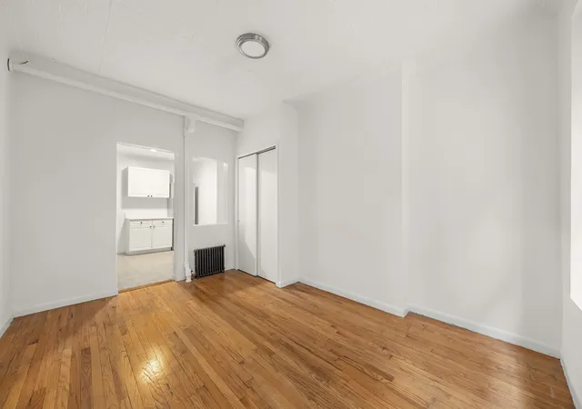 3rd image of 332 E 77Th St, New York City, NY 10075