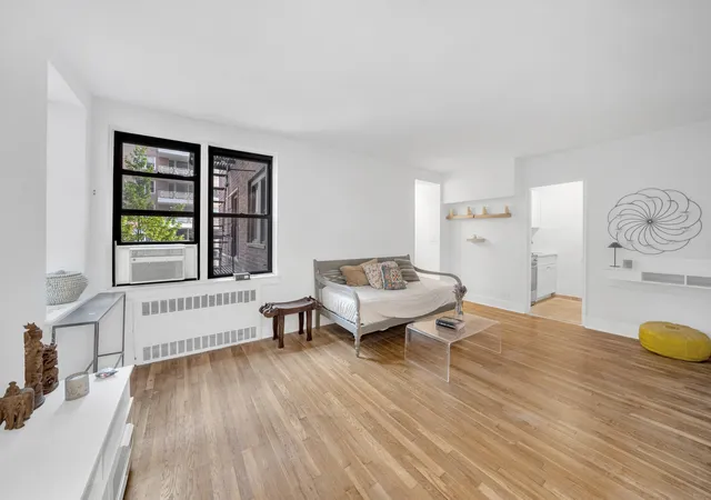 Homes for sale in New York City, NY | 54 E 8Th St #3L, New York City, NY 10003 | MLS# RLS20068503