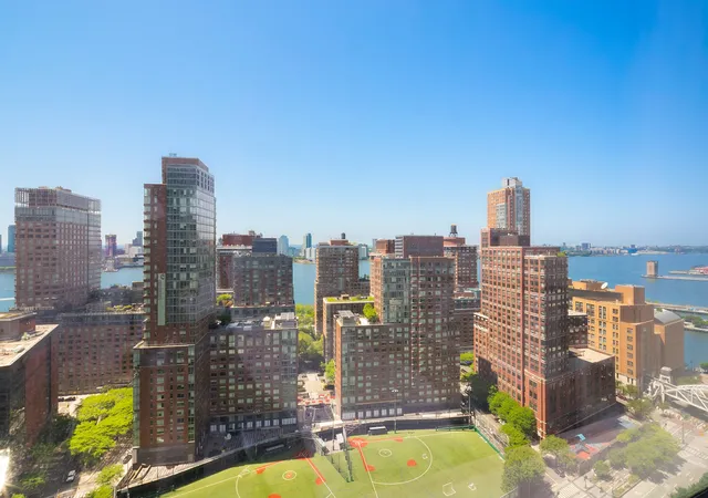 Photo 4 of House for sale at 111 Murray St #25W, New York, NY 10007 | MLS# RLS20068623 | Listing updated on 2026-04-29