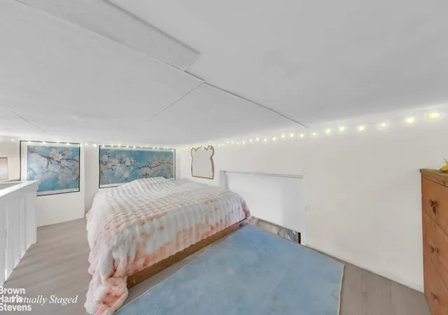 2nd image of 140 W 69Th St, New York, NY 10023