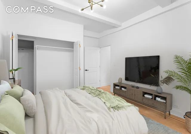 Photo 4 of Sale Pending at 28 W 69th Street #6B, New York, NY 10023 | MLS# RLS20068685 | Listing updated on 2026-05-29