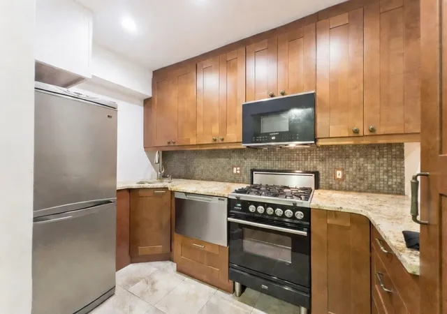 Photo 3 of Condo for sale at 3535 Kings College Pl #1E, Bronx, NY 10467 | MLS# RLS20068722 | Listing updated on 2026-05-23