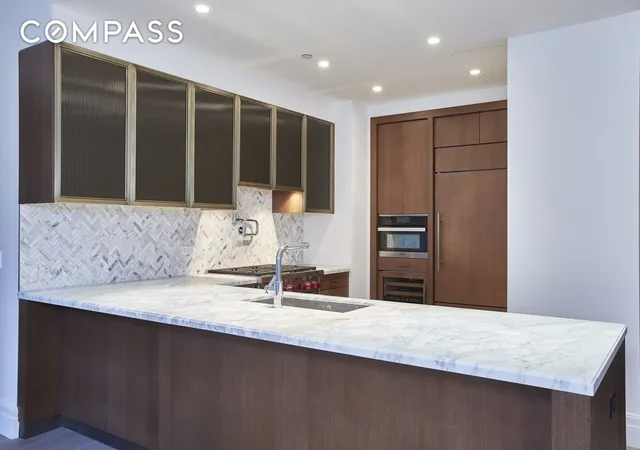 Photo 3 of Sale Pending at 100 Barclay St #14M, New York, NY 10007 | MLS# RLS20068367 | Listing updated on 2026-05-04