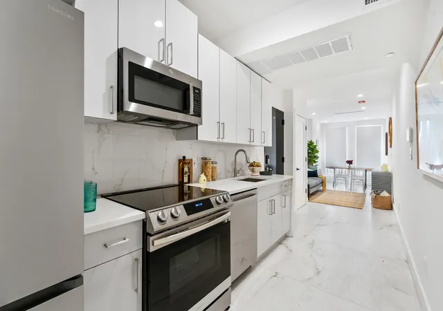 3rd image of 122 Palmetto St, New York City, NY 11221