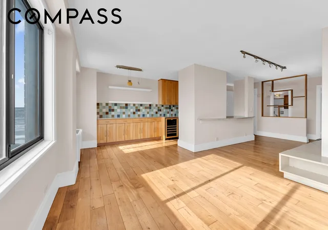 1st image of 3671 Hudson Manor Ter #14J, Bronx, NY 10463 | MLS# RLS20068797