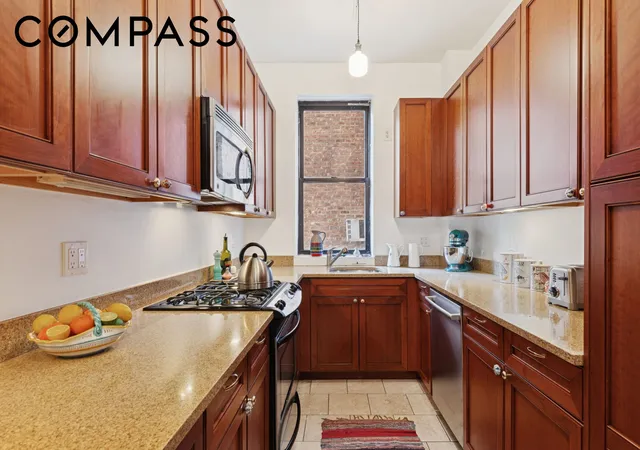 5th image of 158-18 Riverside Dr W, New York City, NY 10032