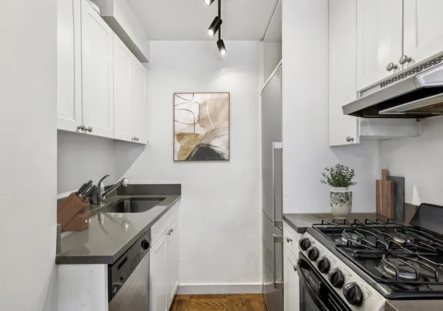 Homes for sale in New York City, NY | 288 Lexington Ave, New York City, NY 10016