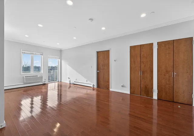 3rd image of 149-06 Northern Blvd #501, Flushing, NY 11354 | MLS# RLS20068911