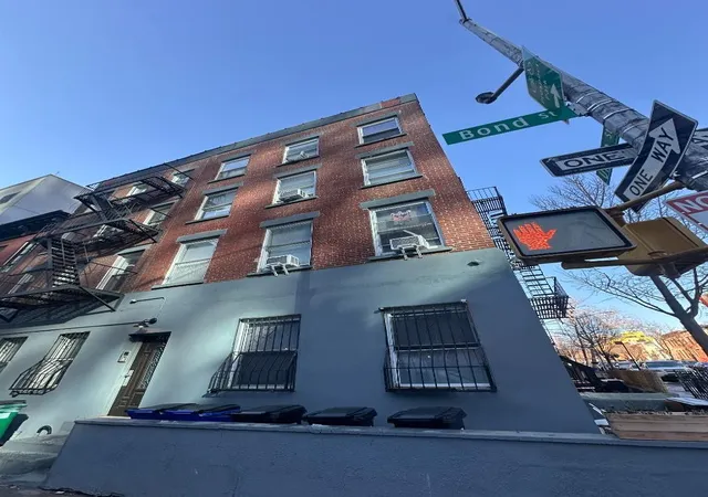 Photo 3 of Single family home for sale at 316 Bond St, Brooklyn, NY 11231 | MLS# RLS20068940 | Listing updated on 2026-01-28