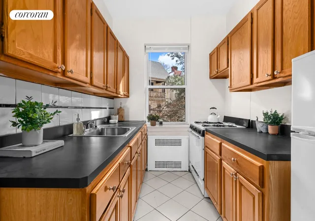 3rd image of 915 E 17Th St #114, New York City, NY 11230 | MLS# RLS20069006