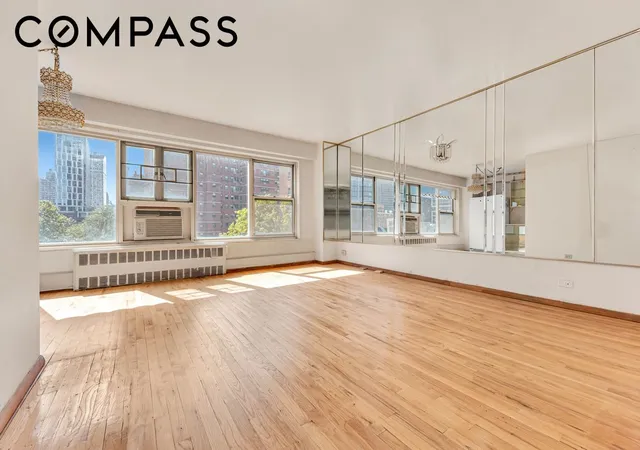 3rd image of 135 Ashland Pl, New York, NY 11201