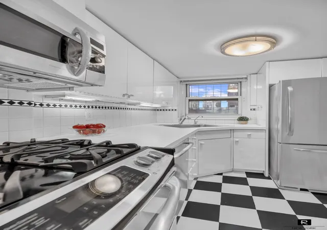 Photo 3 of House for sale at 153 E 57th Street #21-B, New York City, NY 10022 | MLS# RLS20069192 | Listing updated on 2026-08-03