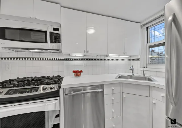 Photo 4 of House for sale at 153 E 57th Street #21-B, New York City, NY 10022 | MLS# RLS20069192 | Listing updated on 2026-08-03