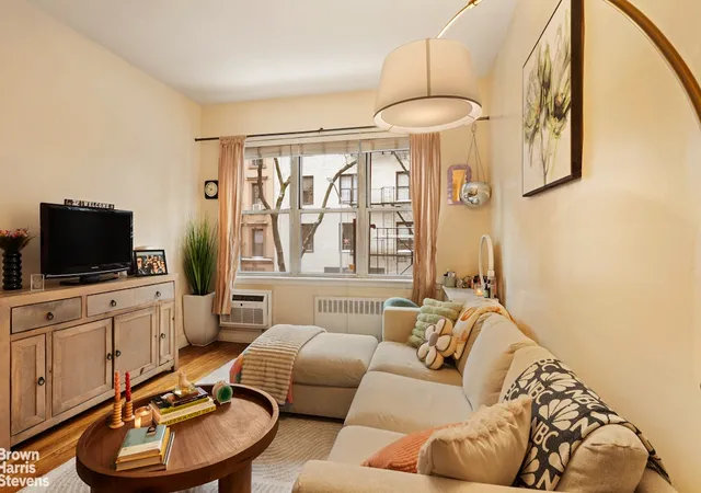 1st image of 321 E 89Th St #2E, New York City, NY 10128 | MLS# RLS20069258
