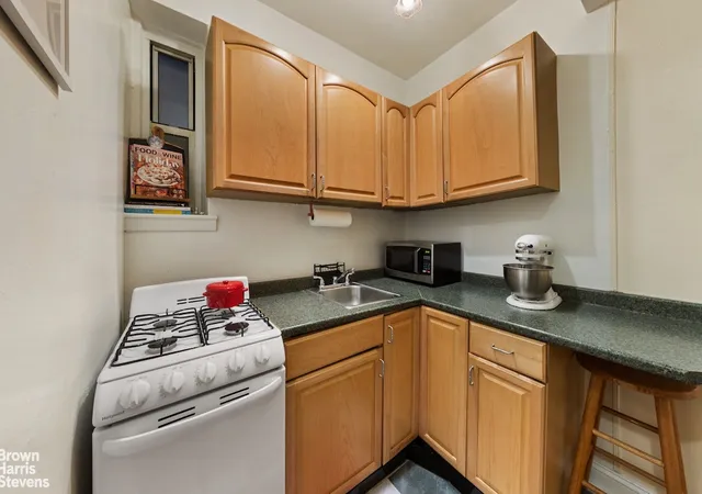 5th image of 321 E 89Th St #2E, New York City, NY 10128 | MLS# RLS20069258