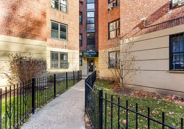 Homes for sale in New York City, NY | 273 Bennett Avenue, New York City, NY 10040 | Houzeo