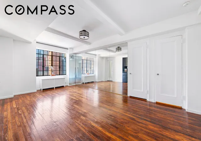 Photo 3 of Sale Pending at 45 Tudor City Pl #1808, New York, NY 10017 | MLS# RLS20069332 | Listing updated on 2026-08-03