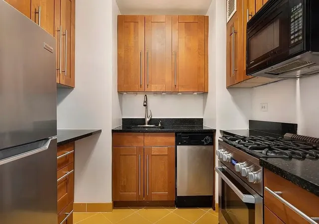 4th image of 305 E 24Th St #9N, New York City, NY 10010 | MLS# RLS20069435