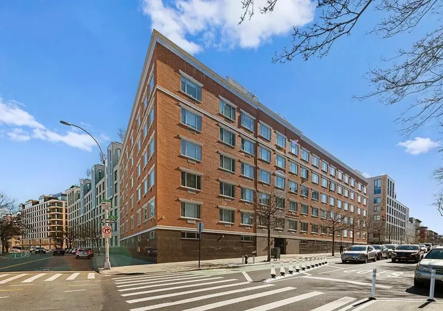 10th image of 30 85 Vernon Blvd #6D, Astoria, NY 11102 | MLS# RLS20069523