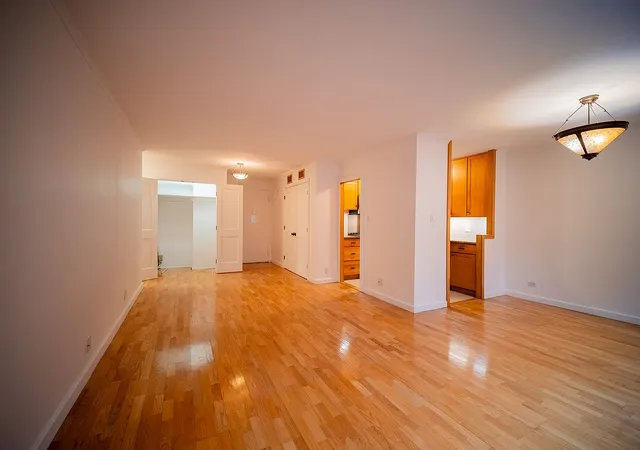 2nd image of 251 E 32Nd St, New York City, NY 10016