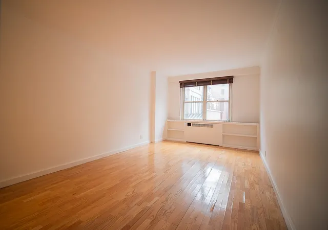 3rd image of 251 E 32Nd St, New York City, NY 10016