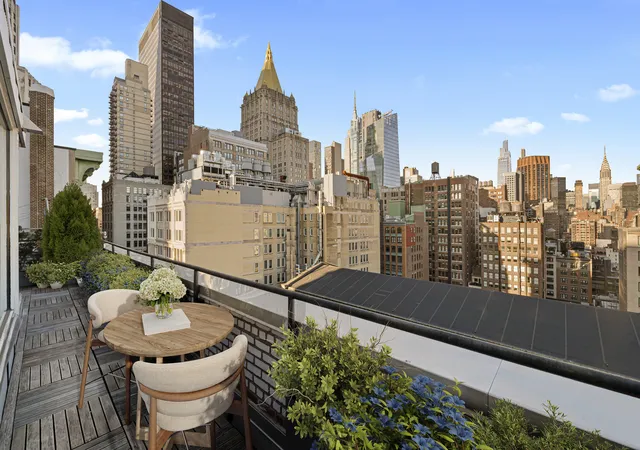 Photo 4 of House for sale at 118 E 25th Street, New York, NY 10010 | MLS# RLS20069641 | Listing updated on 2026-05-02