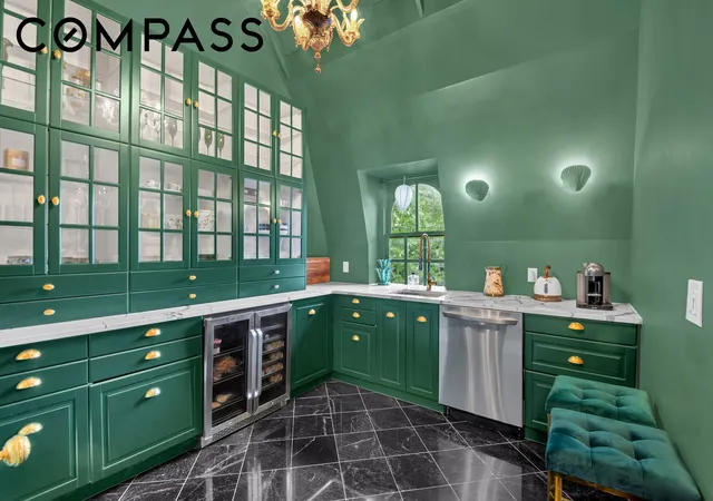 19th image of 117 Tysen St, New York City, NY 10301 | MLS# RLS20069725