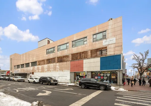 Listing Photo 5 - Condo for sale in building located at 89-71 164Th St, New York City, NY 11432
