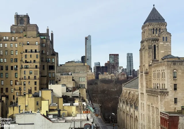 Listing Photo 2 - Condo for sale in building located at 30 E 65Th St, New York City, NY 10065 - Unit #13A