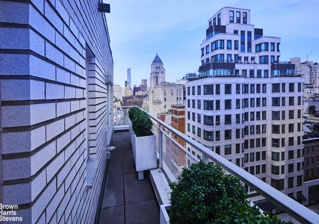 Listing Photo 5 - Condo for sale in building located at 30 E 65Th St, New York City, NY 10065 - Unit #13A